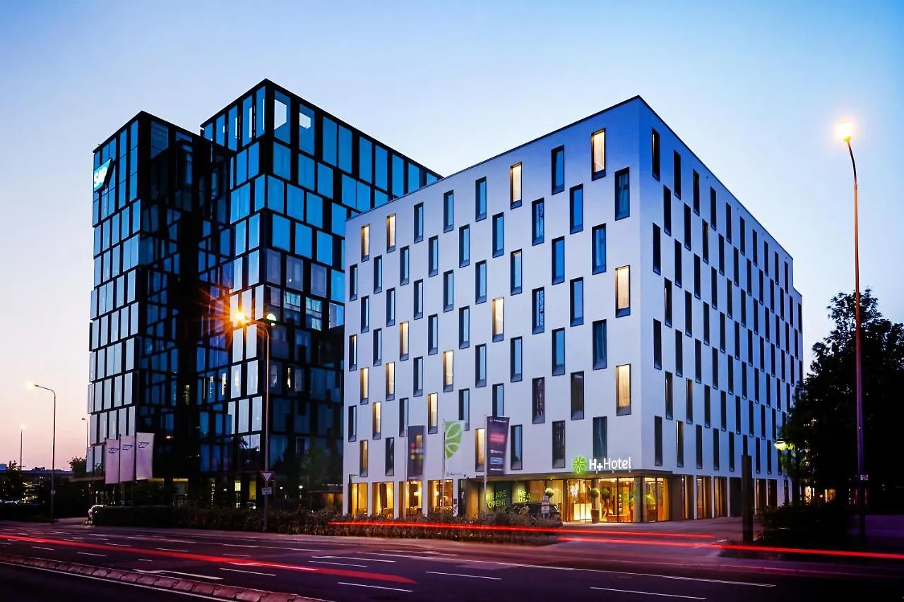 H+ Hotel Frankfurt إشبورن