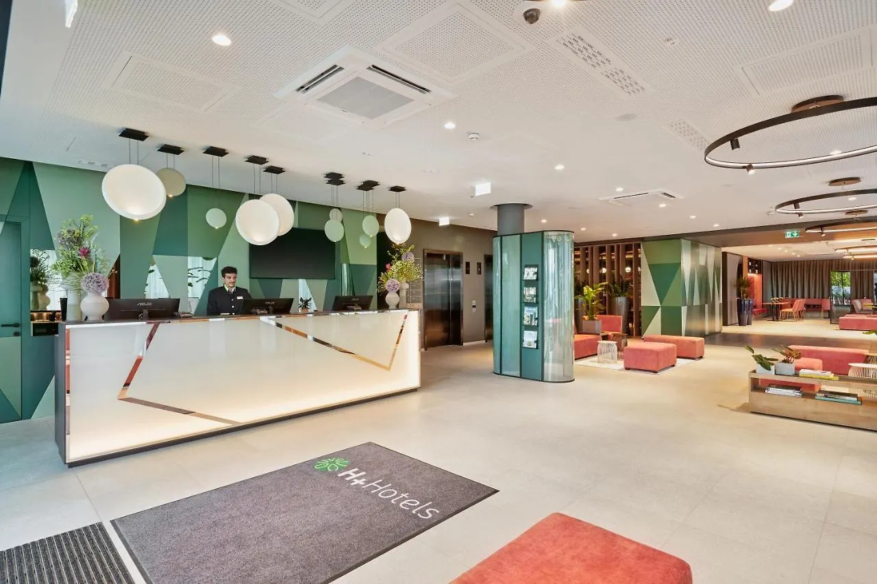 H+ Hotel Frankfurt إشبورن